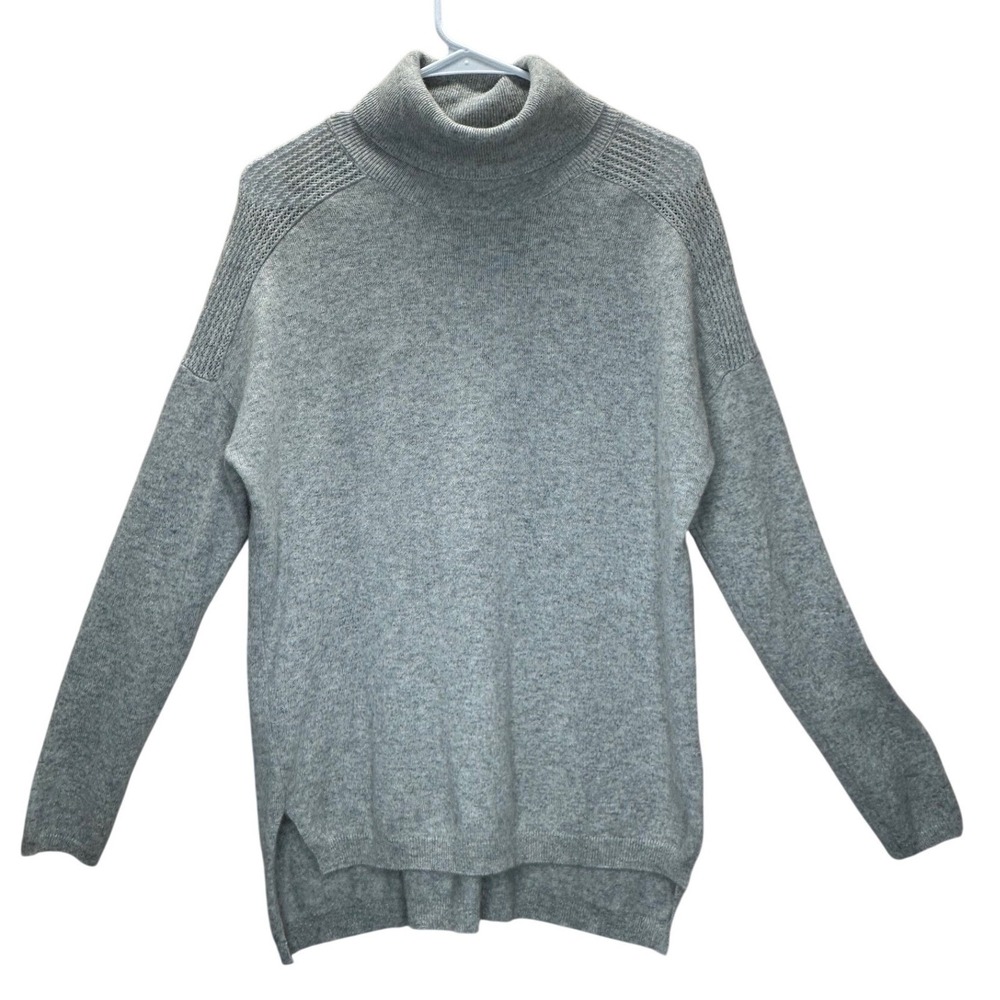 Lark & Ro Gray 100% Cashmere Turtleneck Sweater Women's Size M Textured‎ Detail